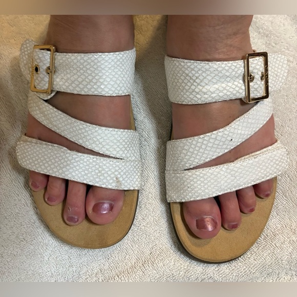 VIONIC White Skylar Snakeskin Ajustable Strap Orthotic Arch Support Sandals 9 - Picture 1 of 10